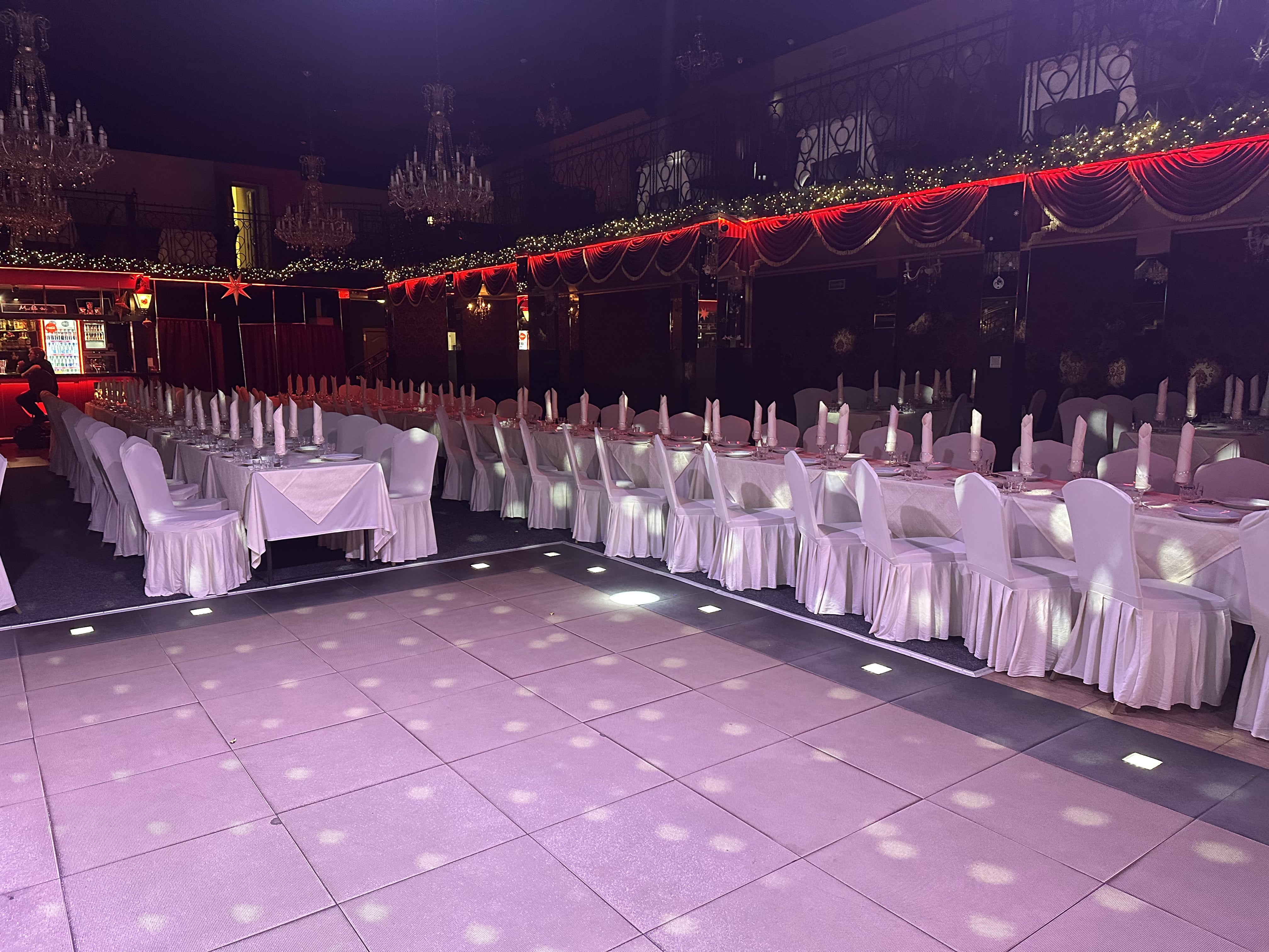 Свадьба в Мулен Руж