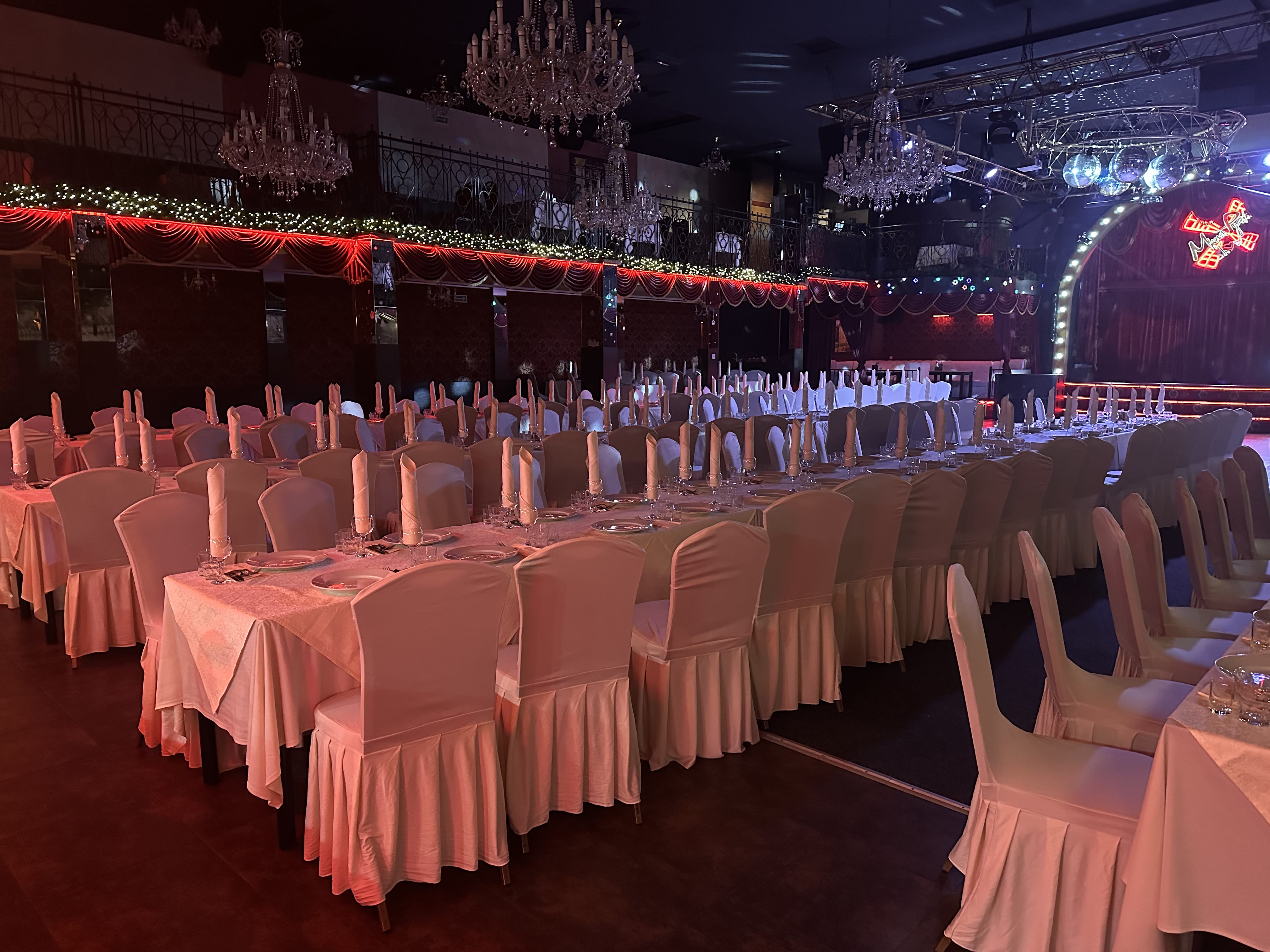 Свадьба в Мулен Руж